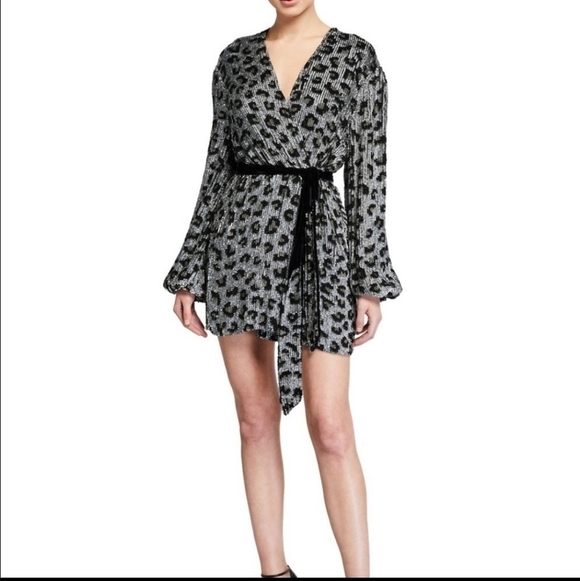 Retrofete Gabrielle Sequin Robe Wrap Silver Leopard Mini Dress NWT Size Medium - Picture 10 of 15